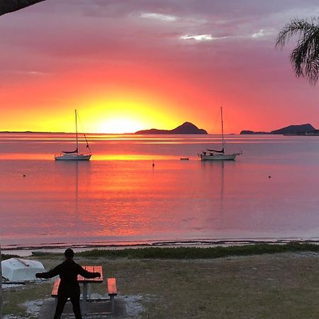 Salamander Beach Accommodation - Adults Only サラマンダー・ベイ エクステリア 写真