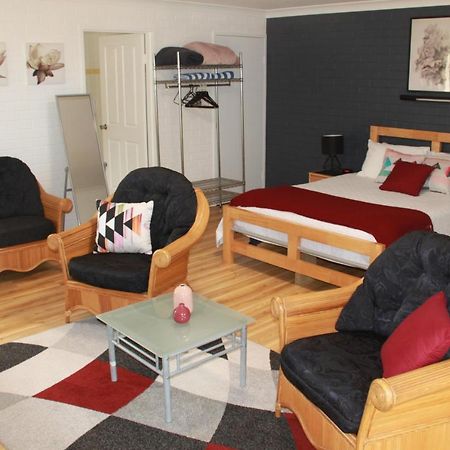 Salamander Beach Accommodation - Adults Only サラマンダー・ベイ エクステリア 写真